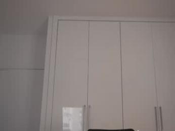 kriss0leoo chaturbate stream image