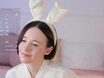 MissEssie bongacams stream image