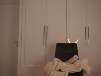 kriss0leoo chaturbate stream image