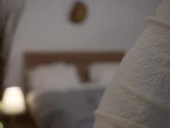 kriss0leoo chaturbate stream image