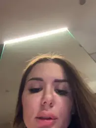 Alina_Vibe_Me stripchat stream image