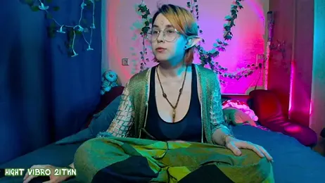 TrickyKitsune stripchat stream image